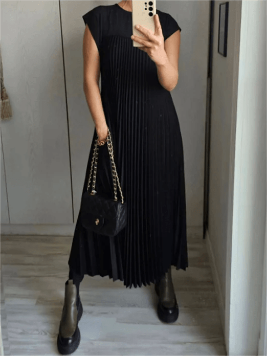 Laila - Elegant Pleated Dress